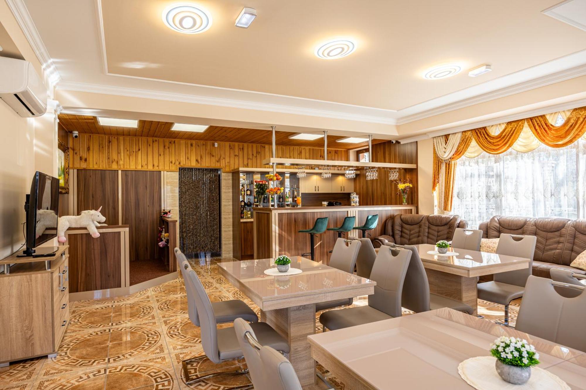 Voeroes Alom Panzio Bed & Breakfast Tiszakécske Exterior foto