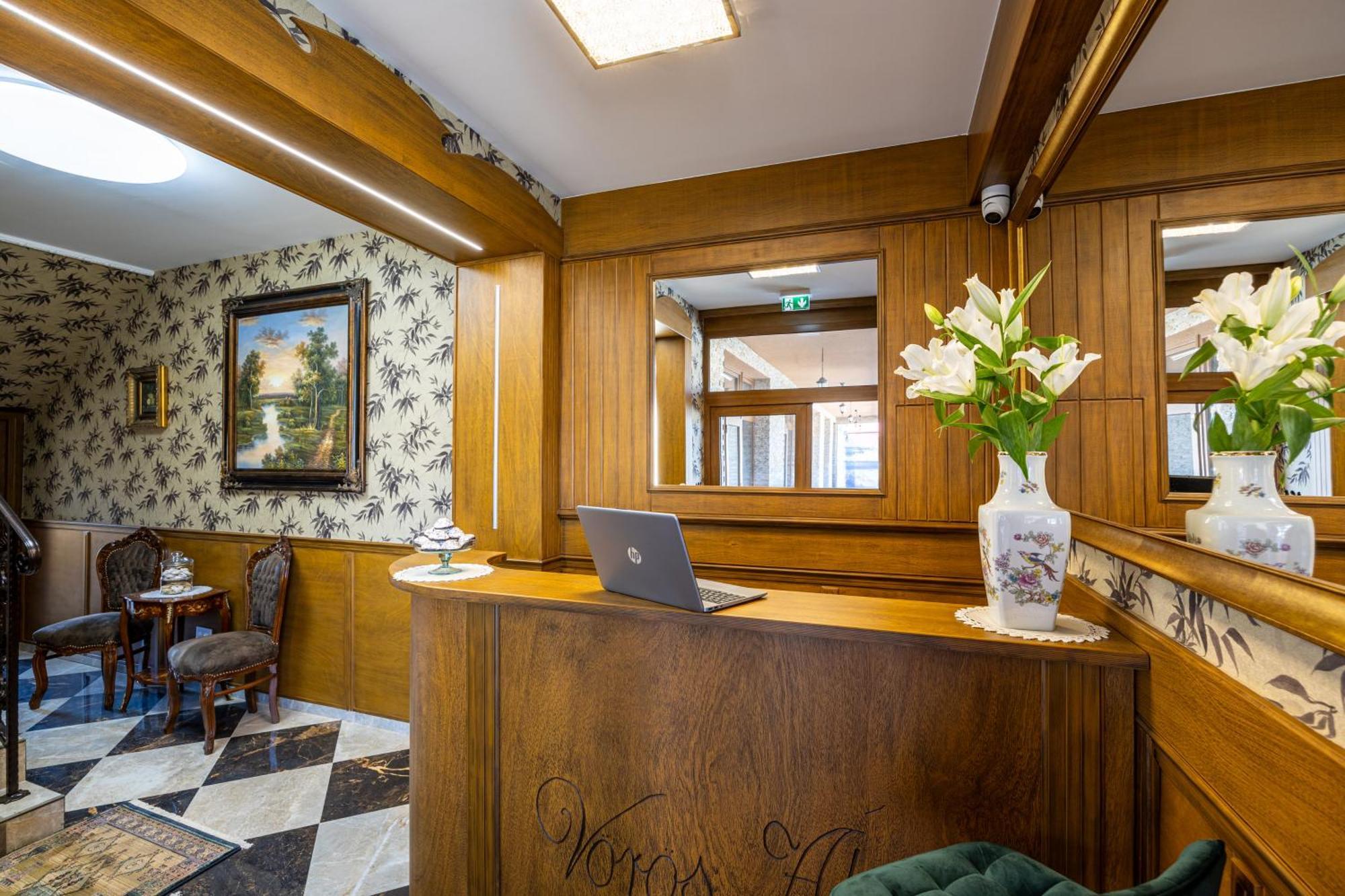 Voeroes Alom Panzio Bed & Breakfast Tiszakécske Exterior foto