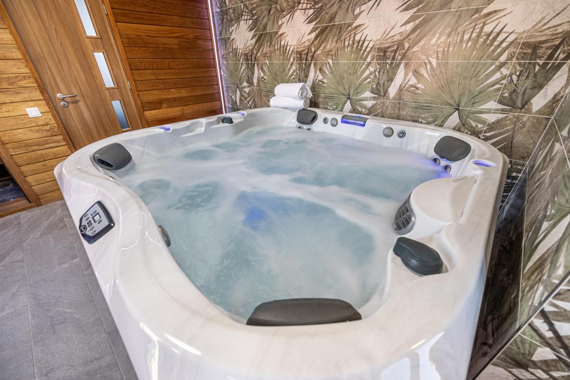 Voeroes Alom Panzio Bed & Breakfast Tiszakécske Exterior foto